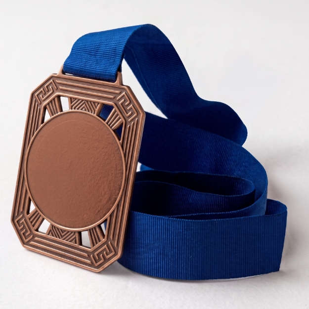 Imagem de MEDALHA GRANDE RETANGULAR METALIZADA NA COR BRONZE - 80600-AZ-BN - copiar